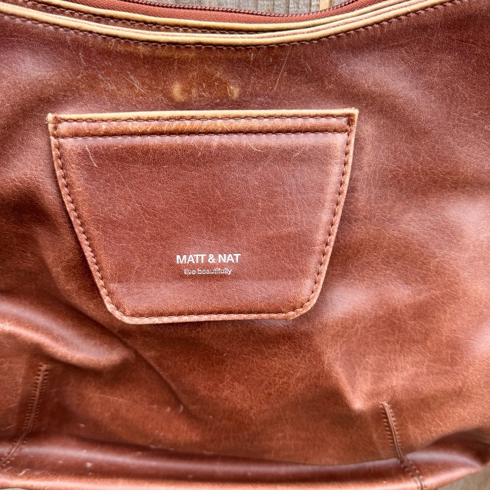Matt & Nat Vegan Leather Handbag Large in Cruelty Free Leather - Picture 3 of 16